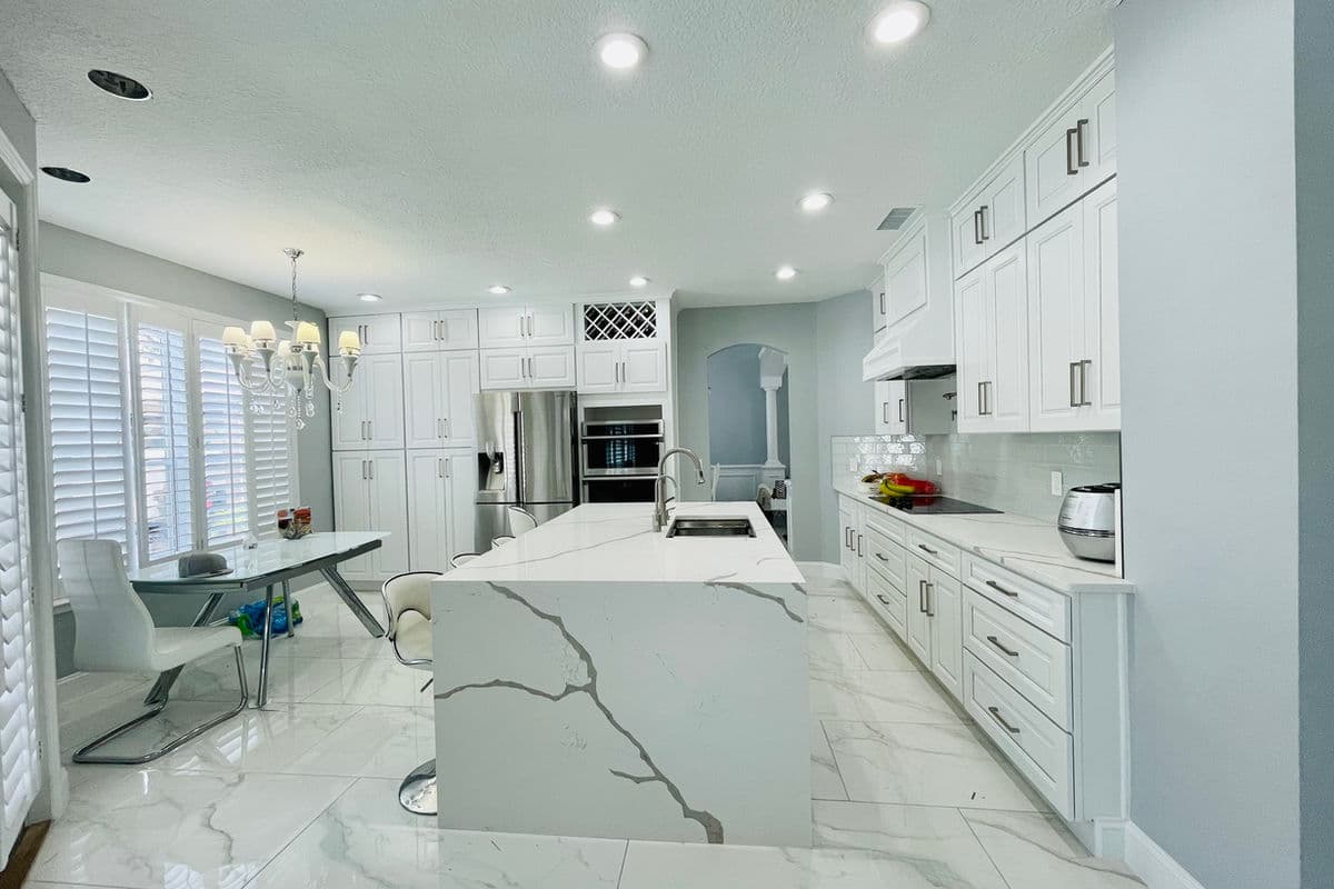 DL Cabinetry Glacier White cabinets
